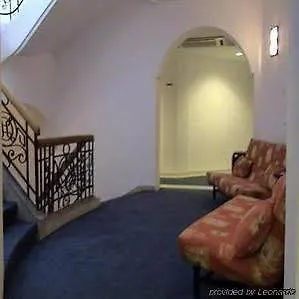 Hotel Palace Rrt