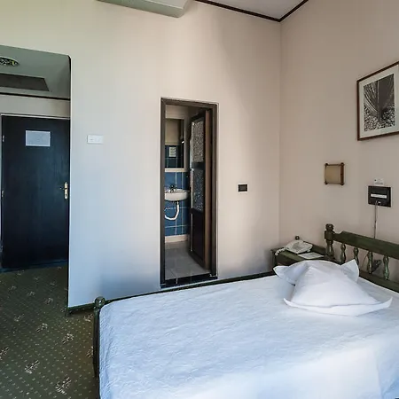 Hotel Palace Rrt 3*