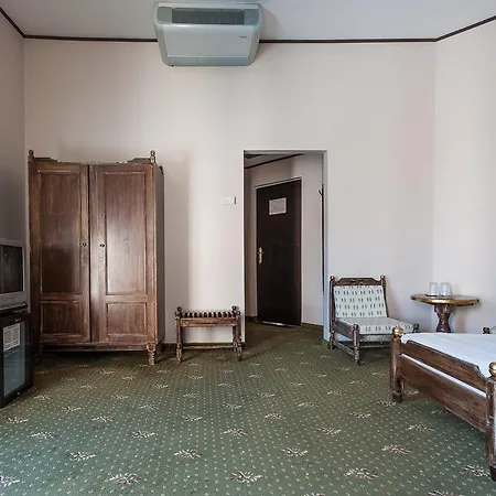 Hotel Palace Rrt