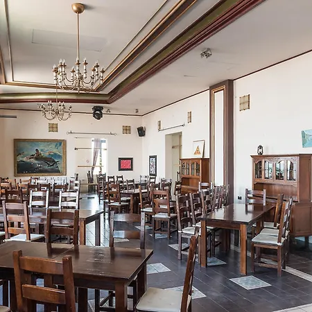 Palace Rrt Hotel